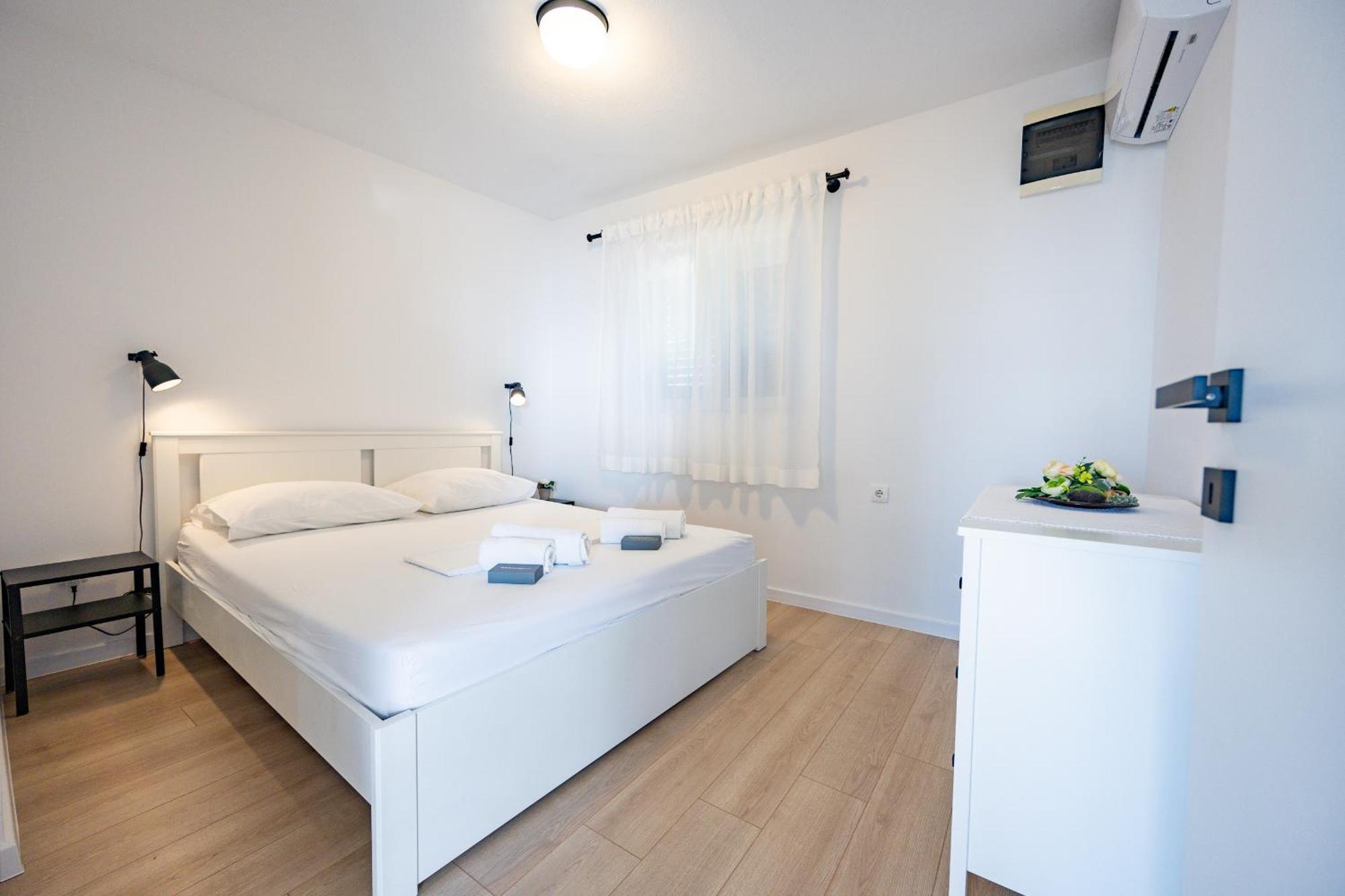 Apartments Krzanic Подгора Экстерьер фото
